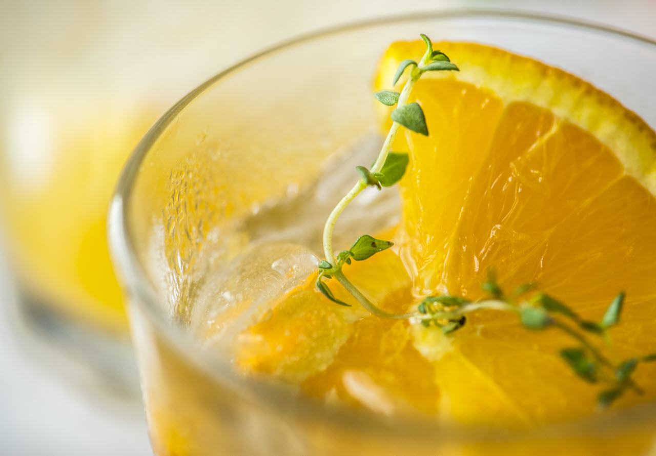 orange-thyme-infused-water-recipe